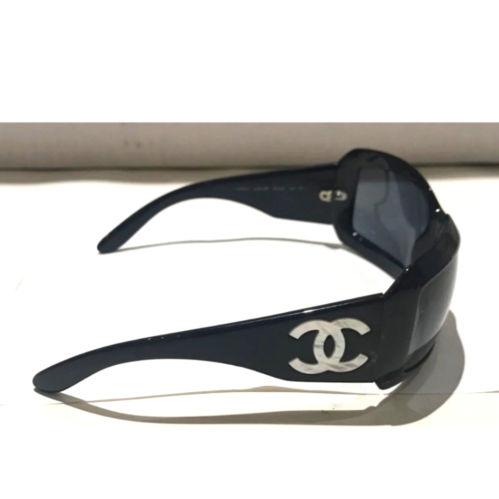 CHANEL Sunglasses 5076H - c. 501/87 Mother of Pearl CC Big Logo